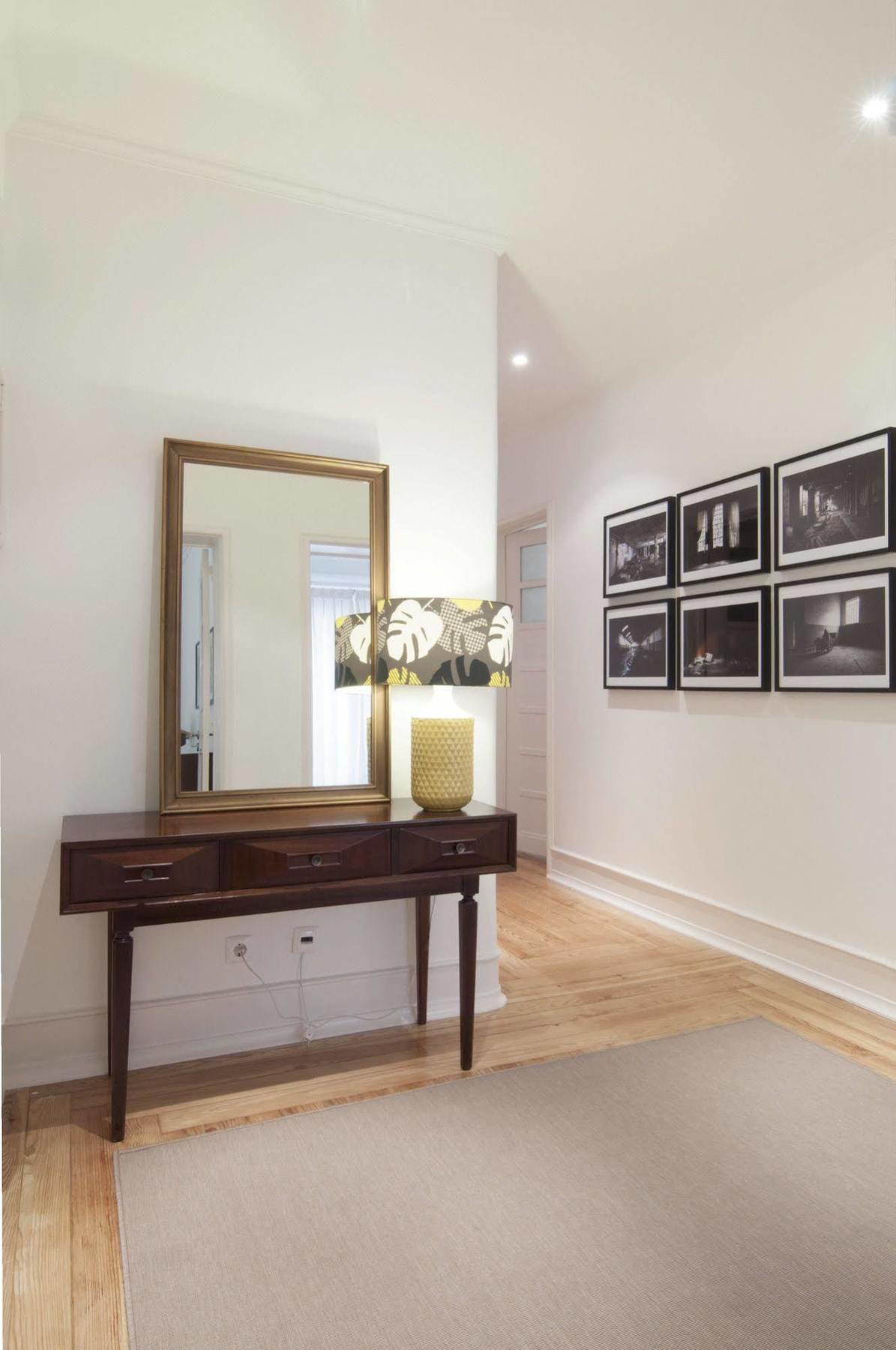 Flattered To Be In Apartamento