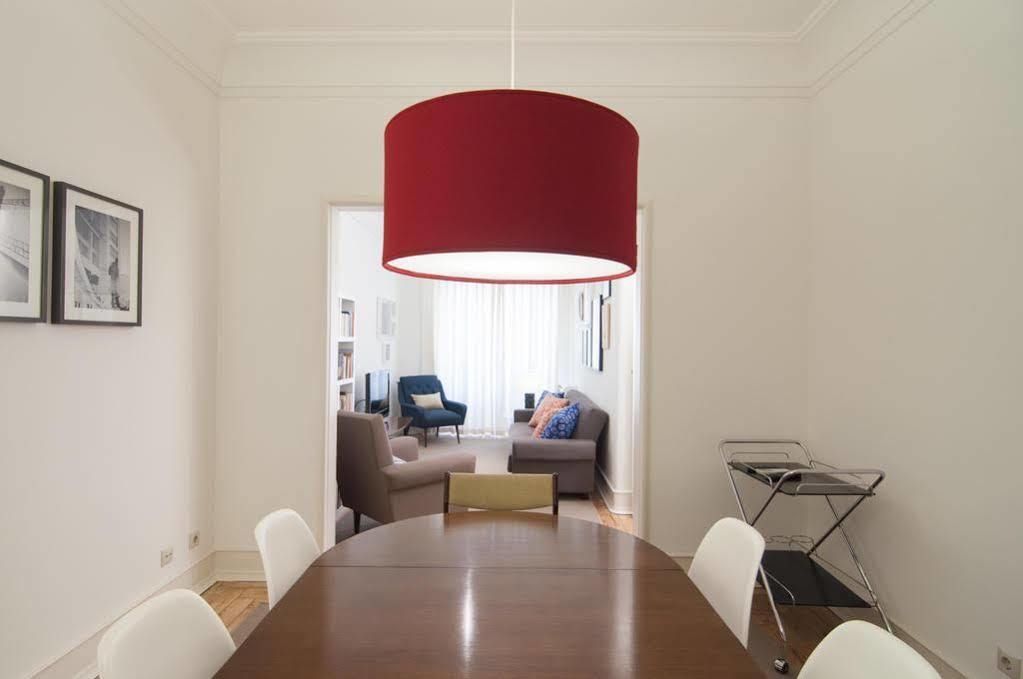 Flattered To Be In Apartamento *